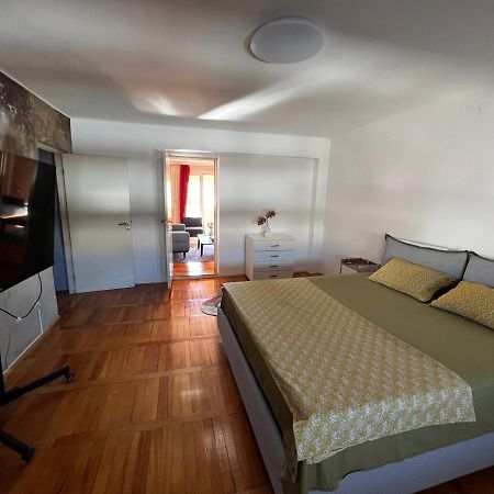 City Center Square Deluxe Nest Podgorica Exterior photo