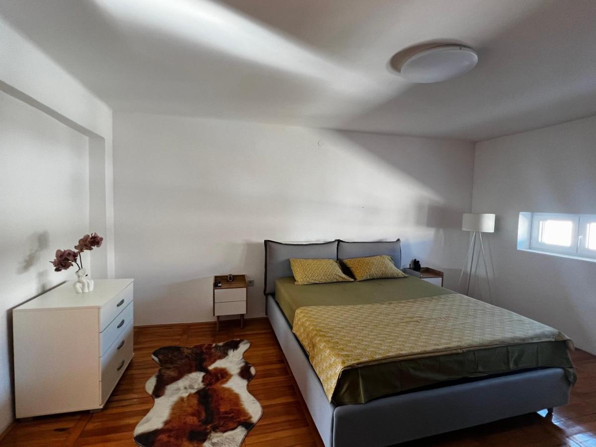 City Center Square Deluxe Nest Podgorica Exterior photo